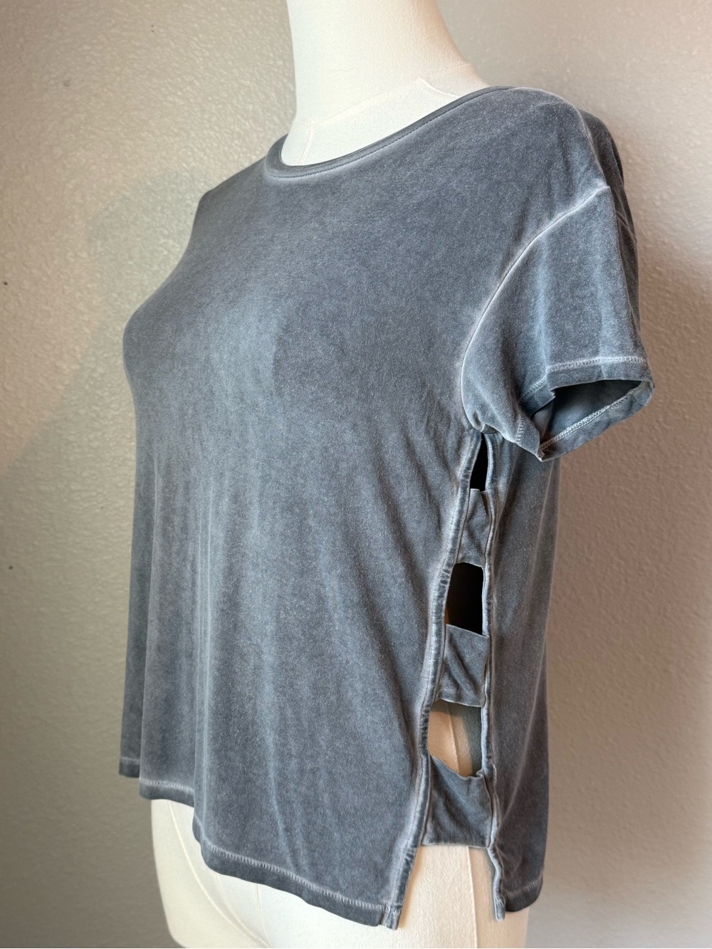 American Eagle Soft & Sexy Gray Ladder Side Tee XS